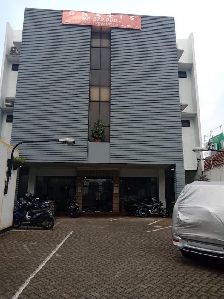 Hotel Caravan Tanah Abang Jakarta Exterior photo
