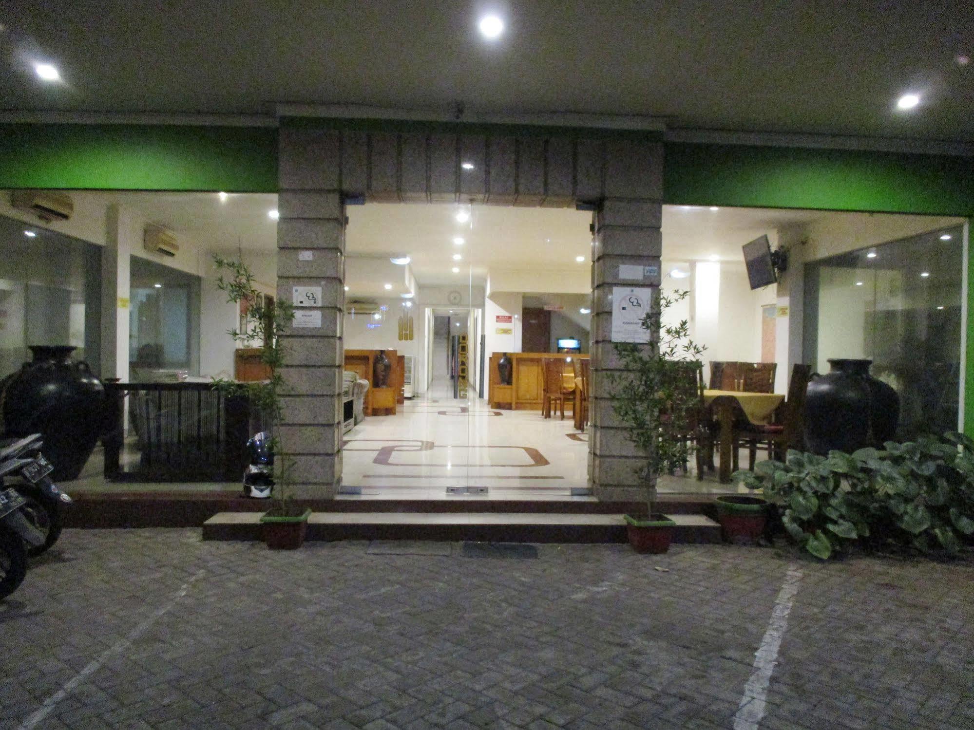 Hotel Caravan Tanah Abang Jakarta Exterior photo